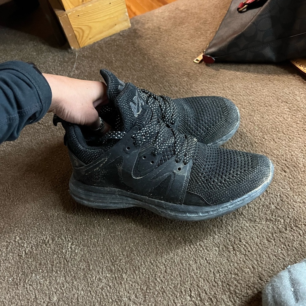 Apl running shoes